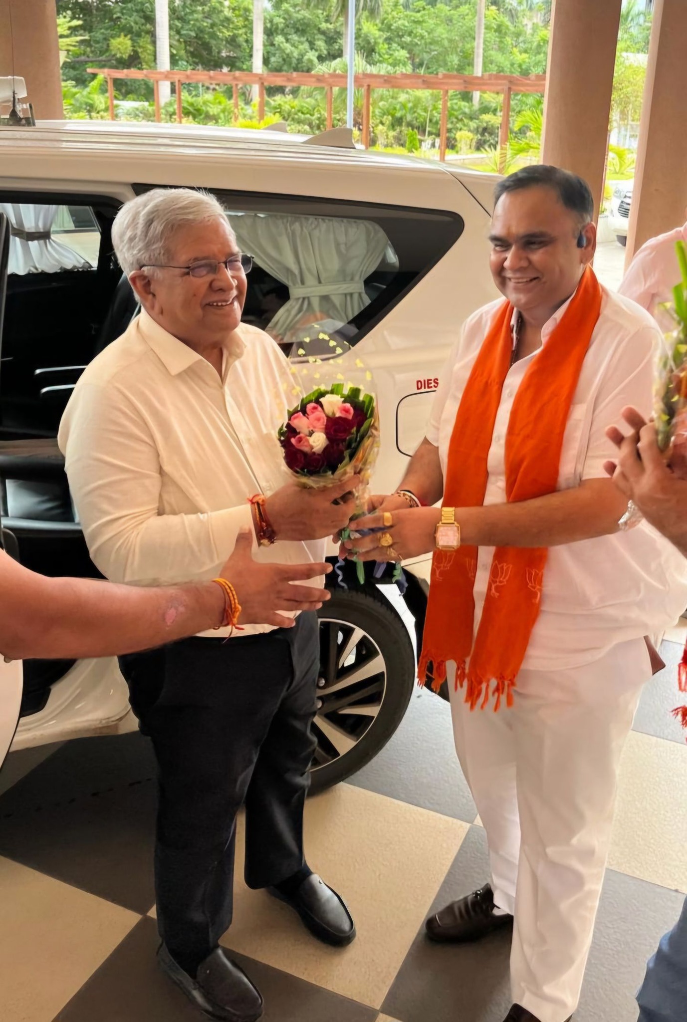 તા.૦૩-૦૨-૨૦૨૫ ના રોજ ગુજરાત રાજ્યના જાણીતા નાણા, ઉર્જા અને પેટ્રોકેમિકલ મંત્રી અને અનાવિલ સમાજના નેતા શ્રી કનુ દેસાઈજીને જન્મદિવસની સહ તમારા ઉત્કૃષ્ટ સ્વાસ્થ્ય, દિવ્ય આયુષ્ય અને સમૃદ્ધ જીવન માટે શુભેચ્છાઓ.